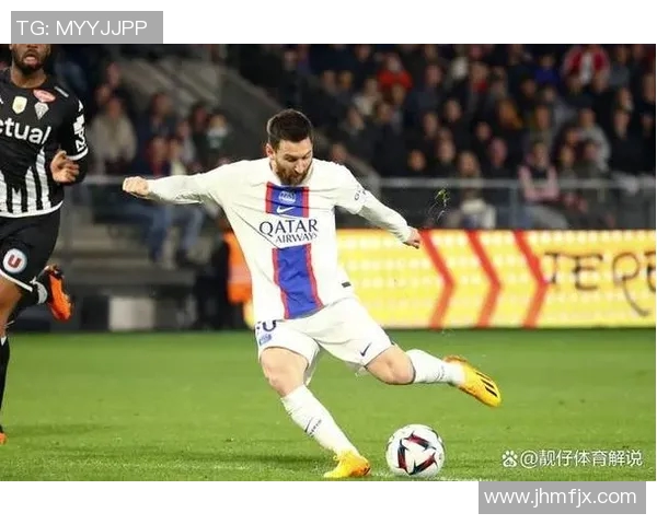 梅西街头挑战路人足球技艺谁能接住他的神奇一脚