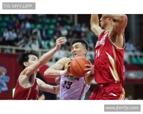 明星步篮球：探索明星运动员如何通过篮球展现个人魅力与团队精神